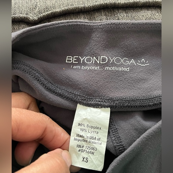 Beyond Yoga Legs For Days Gray Full Leggings Pants Ruching
Ruched-XS - Picture 5 of 5